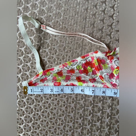 Chantelle multi color bras - Picture 7 of 11